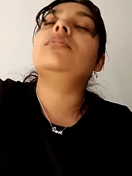 stefanie010 online show from December 29, 2024, 3:45 pm