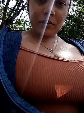 stefanie010 online show from December 14, 2025, 5:07 pm