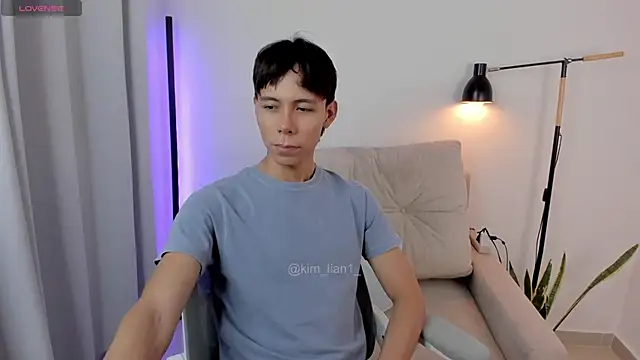 kim lian21 online show from November 24, 2025, 4:34 am