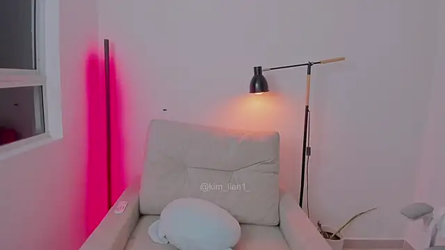 kim lian21 online show from April 9, 2026, 9:37 am