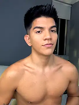 Snapshot of santiago_01 chatting on September 26, 2025, 1:12 am santiago 01 online show from September 26, 2025, 1:12 am