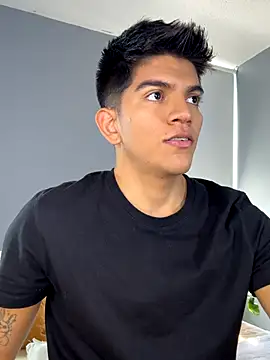 Snapshot of santiago_01 chatting on October 15, 2025, 7:11 pm santiago 01 online show from October 15, 2025, 7:11 pm