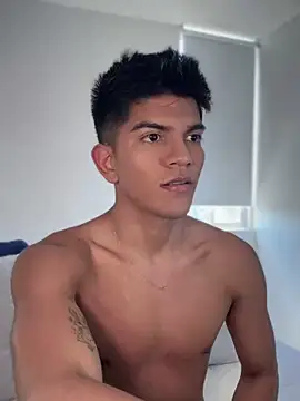 Snapshot of santiago_01 chatting on January 18, 2025, 6:53 pm santiago 01 online show from January 18, 2025, 6:53 pm