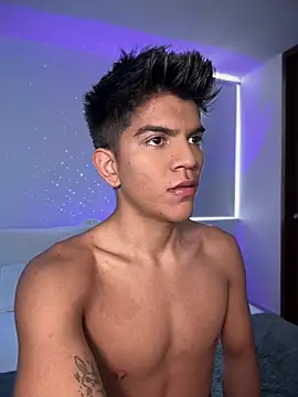 Snapshot of santiago_01 chatting on February 8, 2025, 10:19 pm santiago 01 online show from February 8, 2025, 10:19 pm