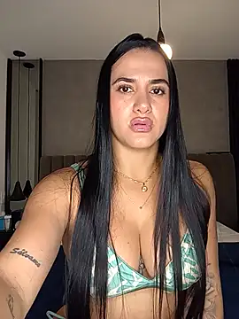 Snapshot of Bella_Fior chatting on August 2, 2026, 8:17 pm Bella Fior online show from August 2, 2026, 8:17 pm