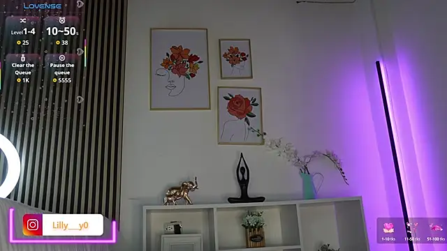 Snapshot of LillyDolls23 chatting on September 26, 2025, 12:23 pm LillyDolls23 online show from September 26, 2025, 12:23 pm