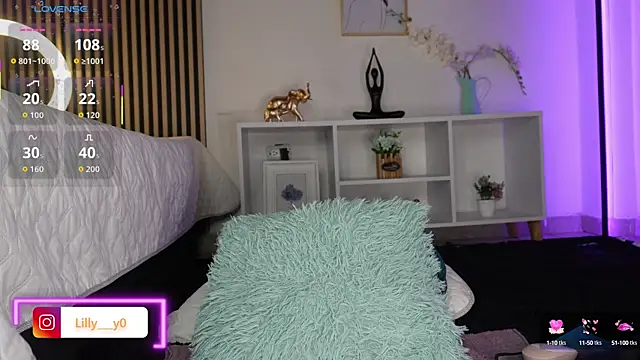 Snapshot of LillyDolls23 chatting on October 9, 2025, 12:06 pm LillyDolls23 online show from October 9, 2025, 12:06 pm