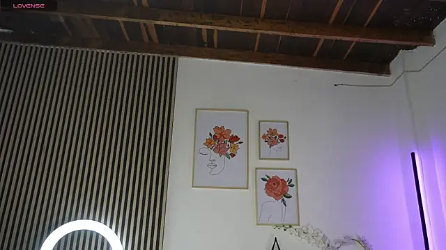 Snapshot of LillyDolls23 chatting on October 19, 2025, 1:03 pm LillyDolls23 online show from October 19, 2025, 1:03 pm