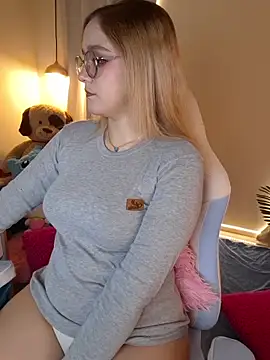 NaomiShimizu online show from April 15, 2026, 7:58 pm