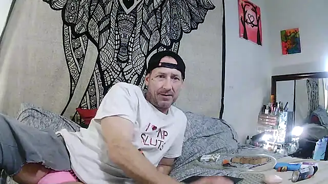 Snapshot of Obi-Spun-Kenobi chatting on December 11, 2024, 11:21 pm Obi-Spun-Kenobi online show from December 11, 2024, 11:21 pm