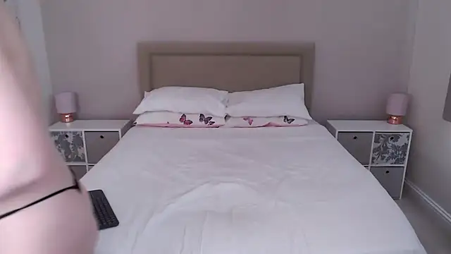 British Goddess Anna online show from March 28, 2026, 9:10 am