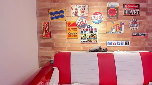 Snapshot of miss__pamela chatting on October 28, 2025, 11:09 am miss  pamela online show from October 28, 2025, 11:09 am