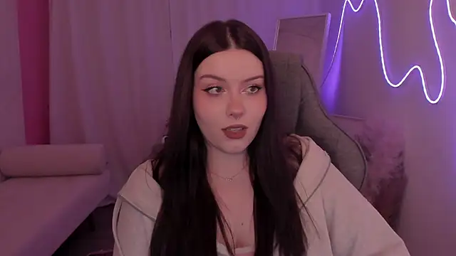 CoralineKeyns online show from February 3, 2026, 6:22 am