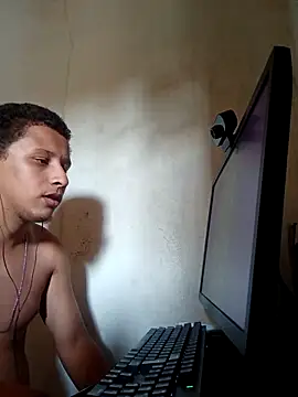 Nicolaskribeiro online show from April 1, 2026, 7:44 pm