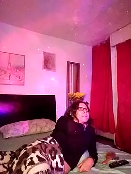 Cameron puppy online show from September 17, 2025, 6:04 am