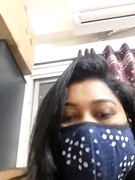 indianlisa5 online show from February 4, 2026, 8:48 pm