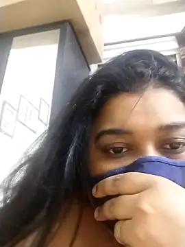 indianlisa5 online show from November 25, 2025, 8:42 pm