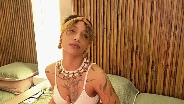 daiana curly online show from November 23, 2025, 8:19 pm