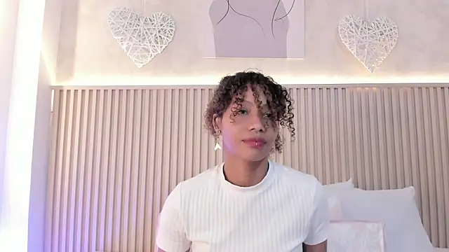 daiana curly online show from October 24, 2025, 7:57 pm