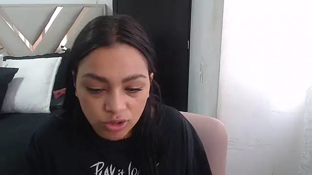 Snapshot of fairylatin222 chatting on October 18, 2025, 11:56 am fairylatin222 online show from October 18, 2025, 11:56 am