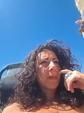 Concy de  online show from April 24, 2026, 11:45 am