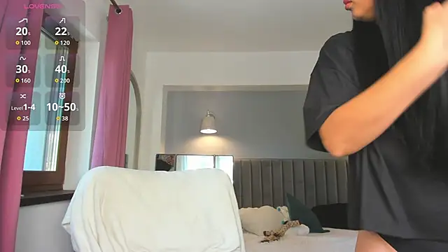 Awesome Jolie online show from October 1, 2025, 8:30 am