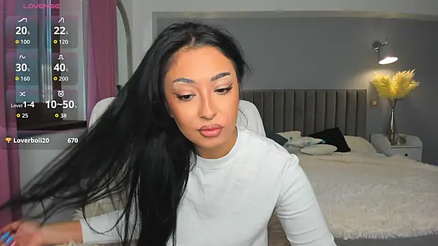 Awesome Jolie online show from October 2, 2025, 7:01 am