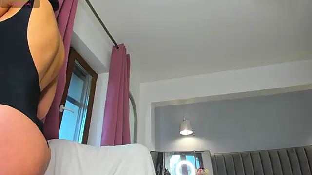 Awesome Jolie online show from December 2, 2025, 6:26 am