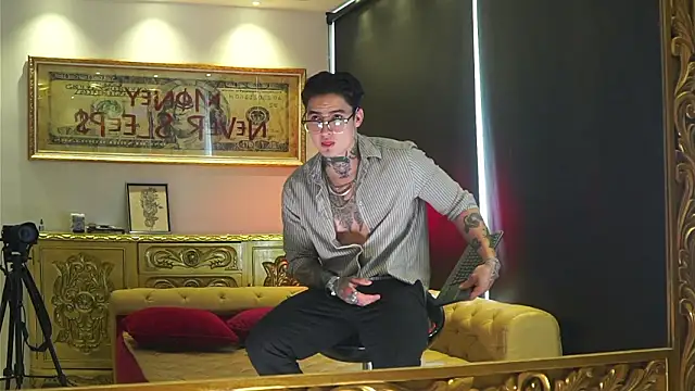 dantecoppolaa  online show from February 7, 2026, 9:34 pm