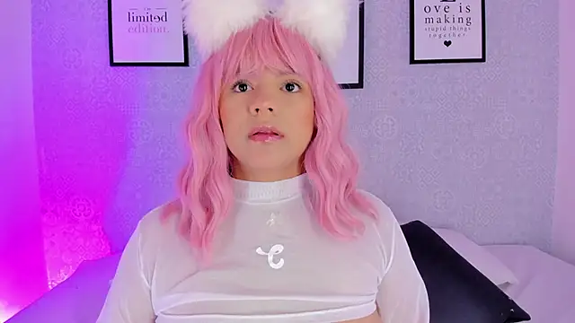 Snapshot of Natasha_harper chatting on September 25, 2025, 12:00 pm Natasha harper online show from September 25, 2025, 12:00 pm