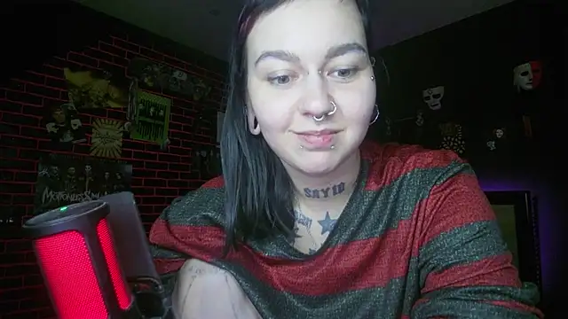 MoorderxDoll online show from October 19, 2025, 7:16 pm