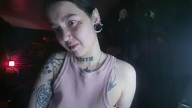 MoorderxDoll online show from February 16, 2025, 11:39 pm