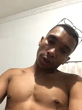 Aaronblack1  online show from March 19, 2025, 4:03 am