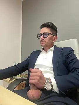 Snapshot of masterboss_ chatting on February 19, 2026, 12:46 pm masterboss online show from February 19, 2026, 12:46 pm