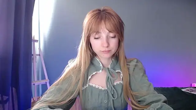 LuciaYoung online show from February 12, 2025, 9:42 am