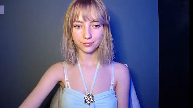 LuciaYoung online show from March 12, 2026, 7:51 pm