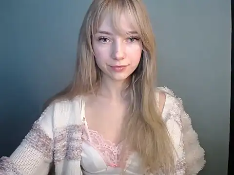 LuciaYoung online show from January 14, 2026, 7:56 am