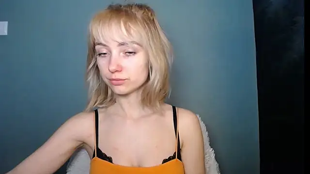 LuciaYoung online show from March 7, 2026, 1:27 pm