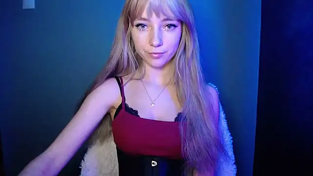 Snapshot of LuciaYoung chatting on October 24, 2025, 6:34 am LuciaYoung online show from October 24, 2025, 6:34 am