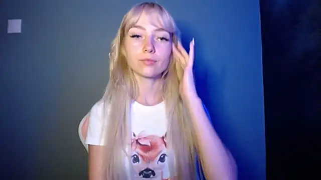LuciaYoung online show from May 31, 2026, 6:09 pm