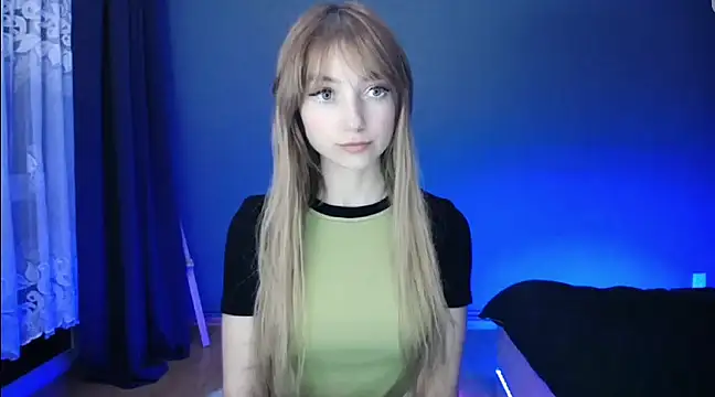 LuciaYoung online show from February 26, 2025, 7:21 pm