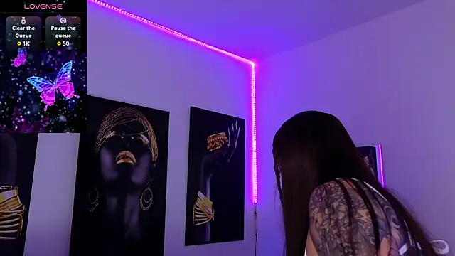  brenna hanson online show from October 25, 2025, 7:36 pm