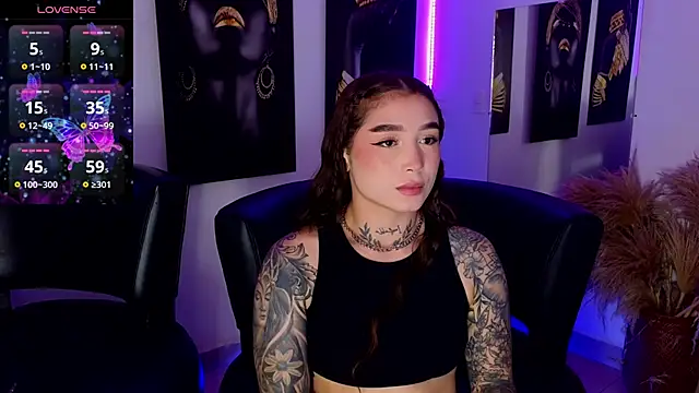  brenna hanson online show from November 22, 2025, 7:02 pm