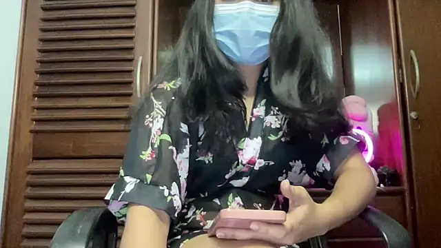 Princess Lily online show from October 4, 2025, 1:23 pm