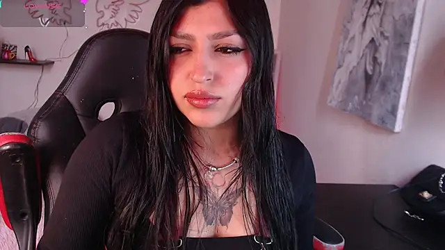 MissDennise online show from October 11, 2025, 4:52 pm