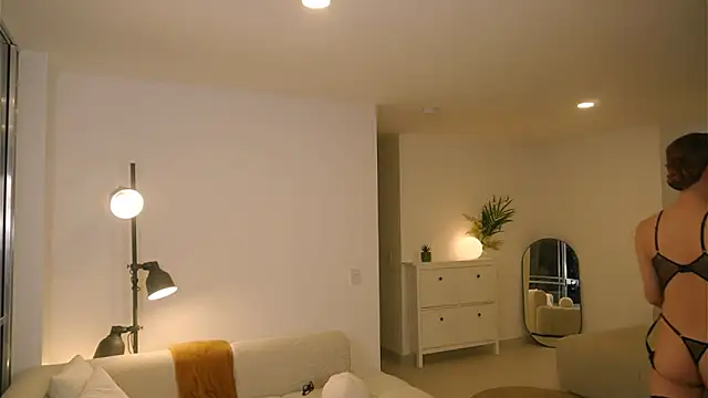 Snapshot of Ms_Sammy chatting on October 28, 2025, 1:17 am Ms Sammy online show from October 28, 2025, 1:17 am