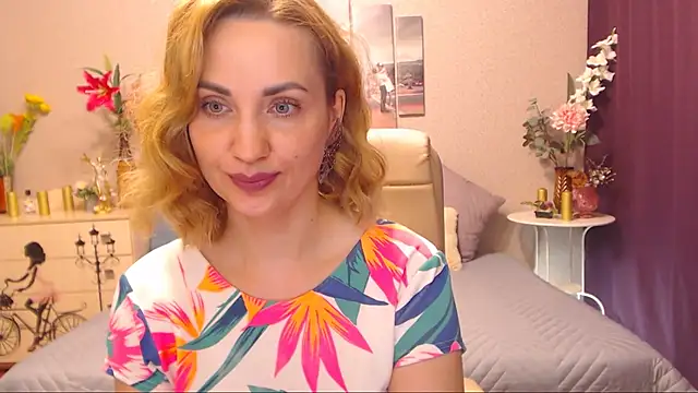 Snapshot of CatcherineAttraction chatting on January 12, 2025, 3:03 pm CatcherineAttraction online show from January 12, 2025, 3:03 pm