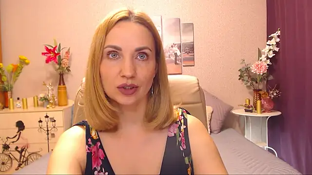 Snapshot of CatcherineAttraction chatting on January 22, 2025, 12:38 pm CatcherineAttraction online show from January 22, 2025, 12:38 pm