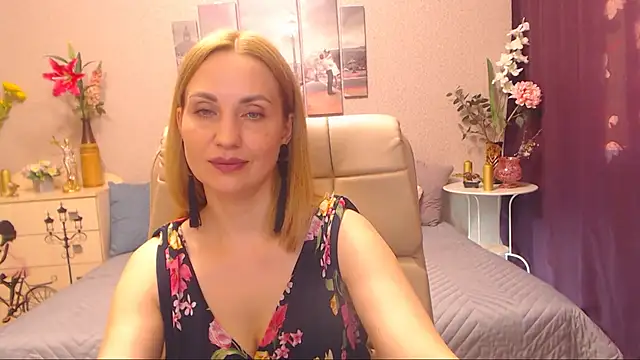 Snapshot of CatcherineAttraction chatting on March 12, 2025, 11:43 am CatcherineAttraction online show from March 12, 2025, 11:43 am