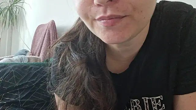 Snapshot of Cyndee_Winter chatting on November 8, 2025, 11:47 am Cyndee Winter online show from November 8, 2025, 11:47 am